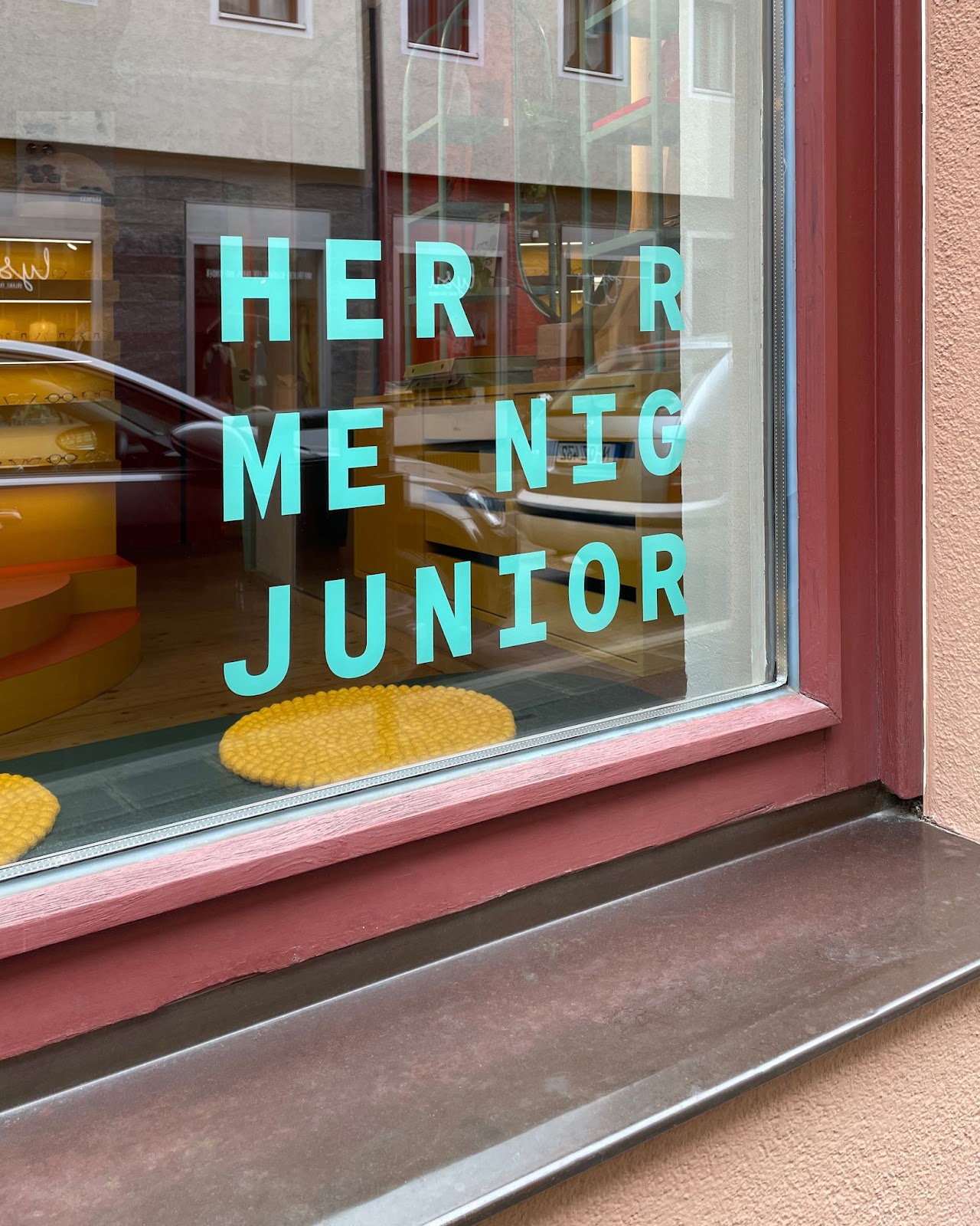 Herr Menig Junior儿童验光店品牌视觉设计